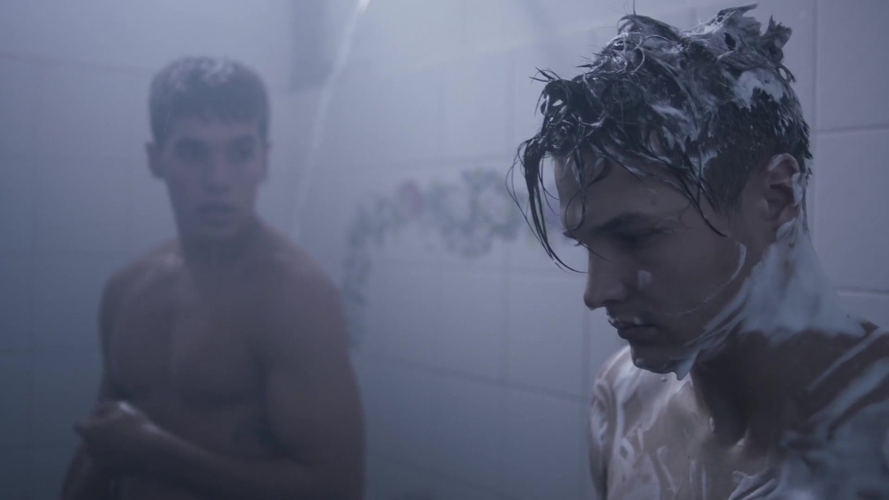 Çfarë Thonë backdrop