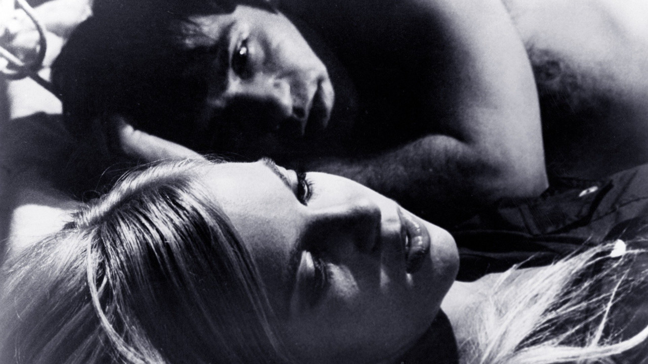 Thimiru Pudichavan backdrop