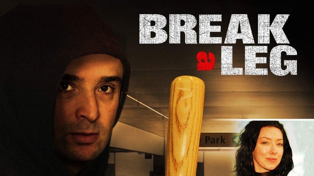 Jo, Dan Lourdes backdrop