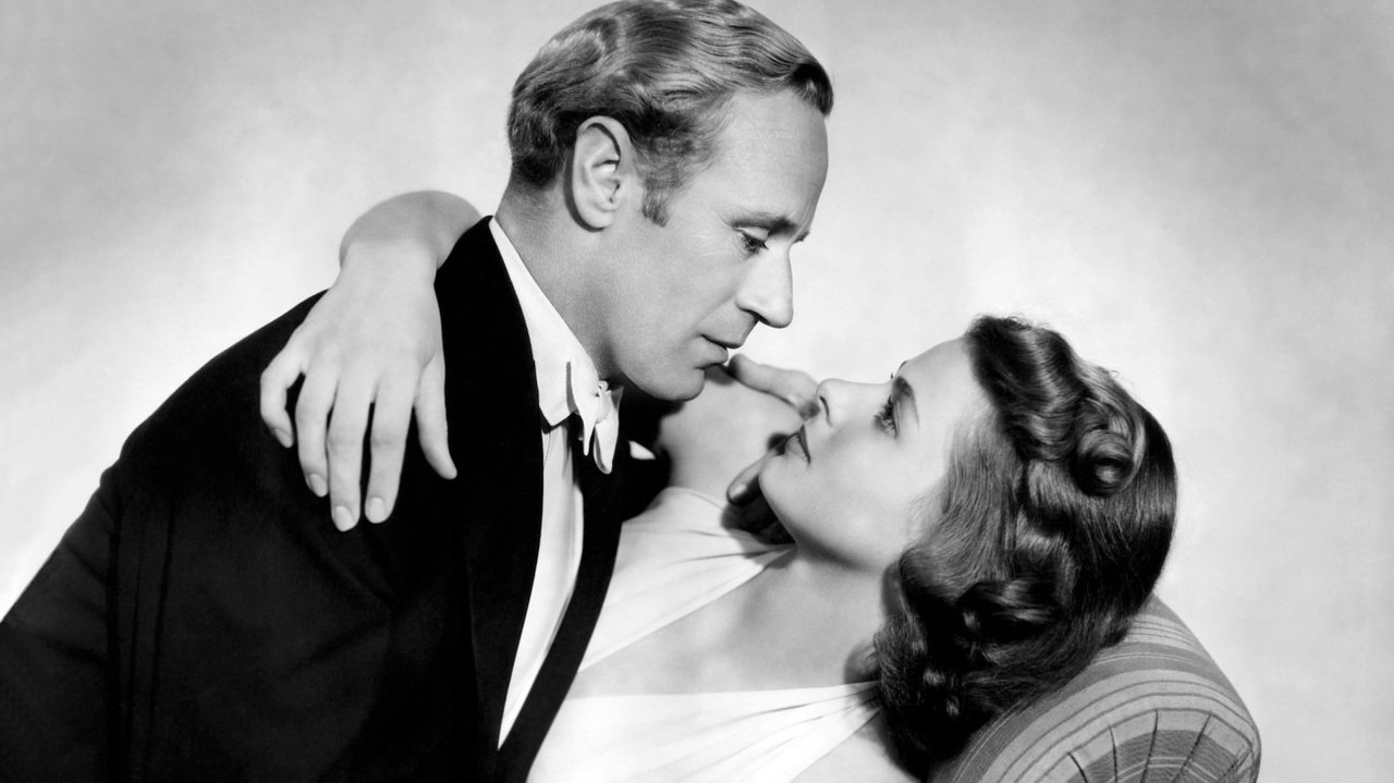 Hëna mbi Hong Kong backdrop