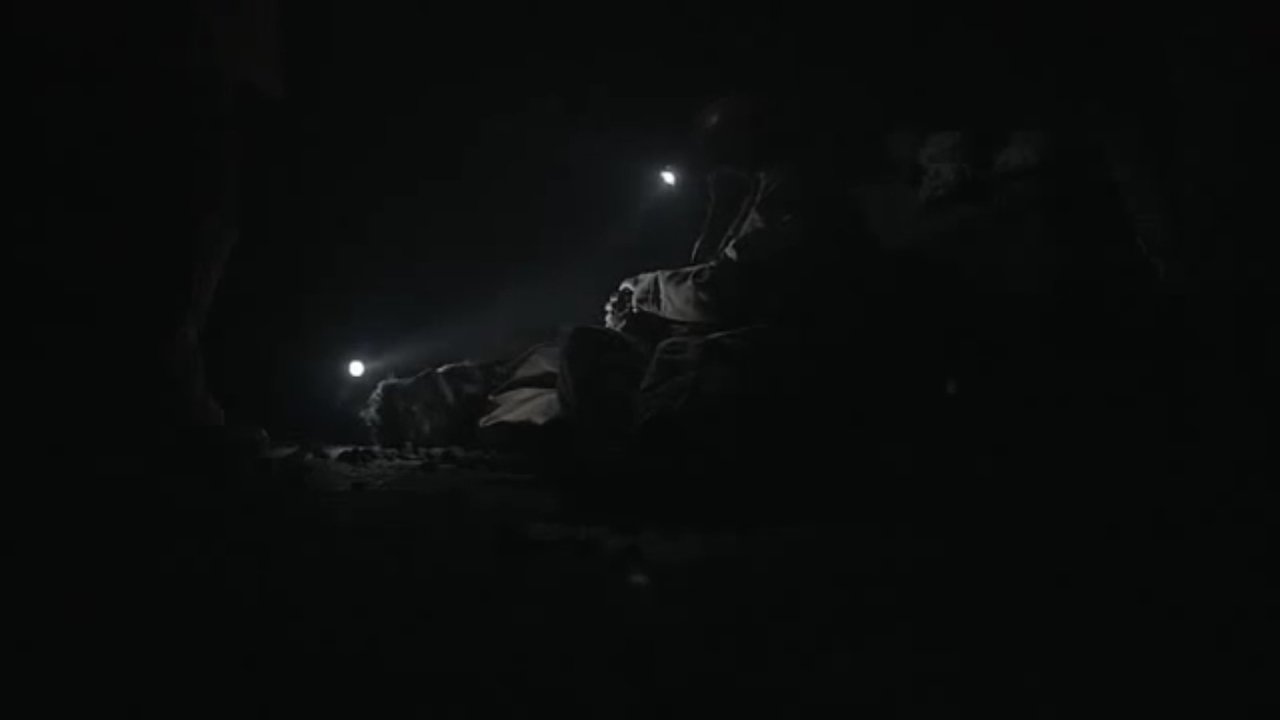 Në anën e Engurit backdrop