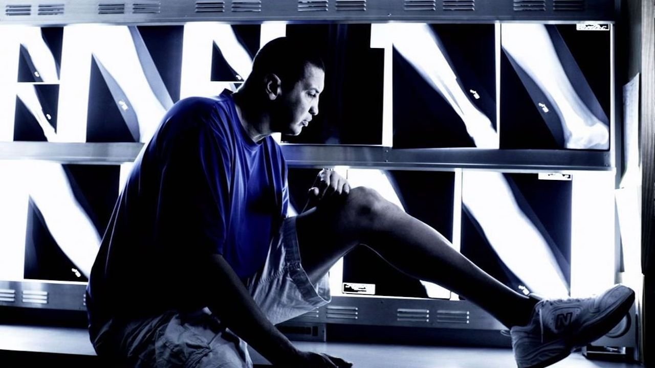 Shpirtrat e Totalitetit backdrop