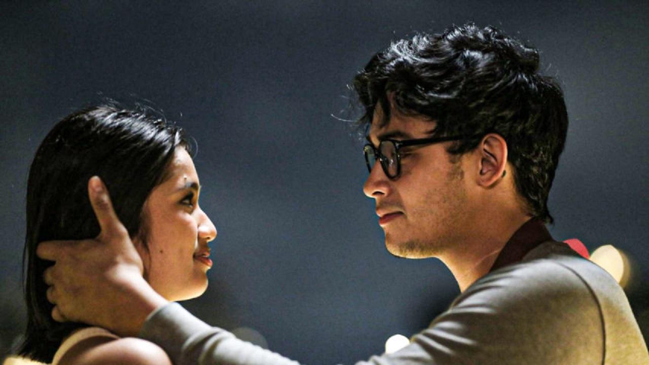 Aschhe Abar Shabor backdrop