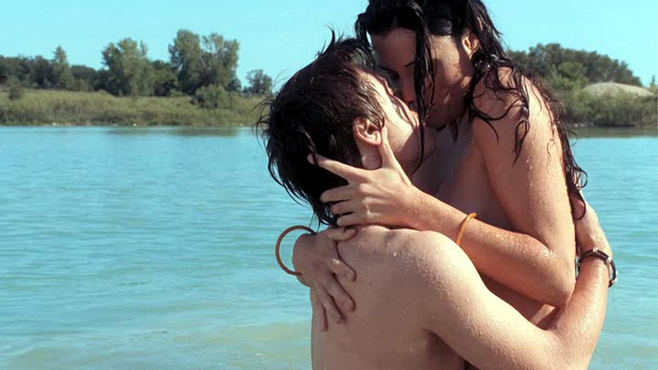 Psikoza e Huaj backdrop