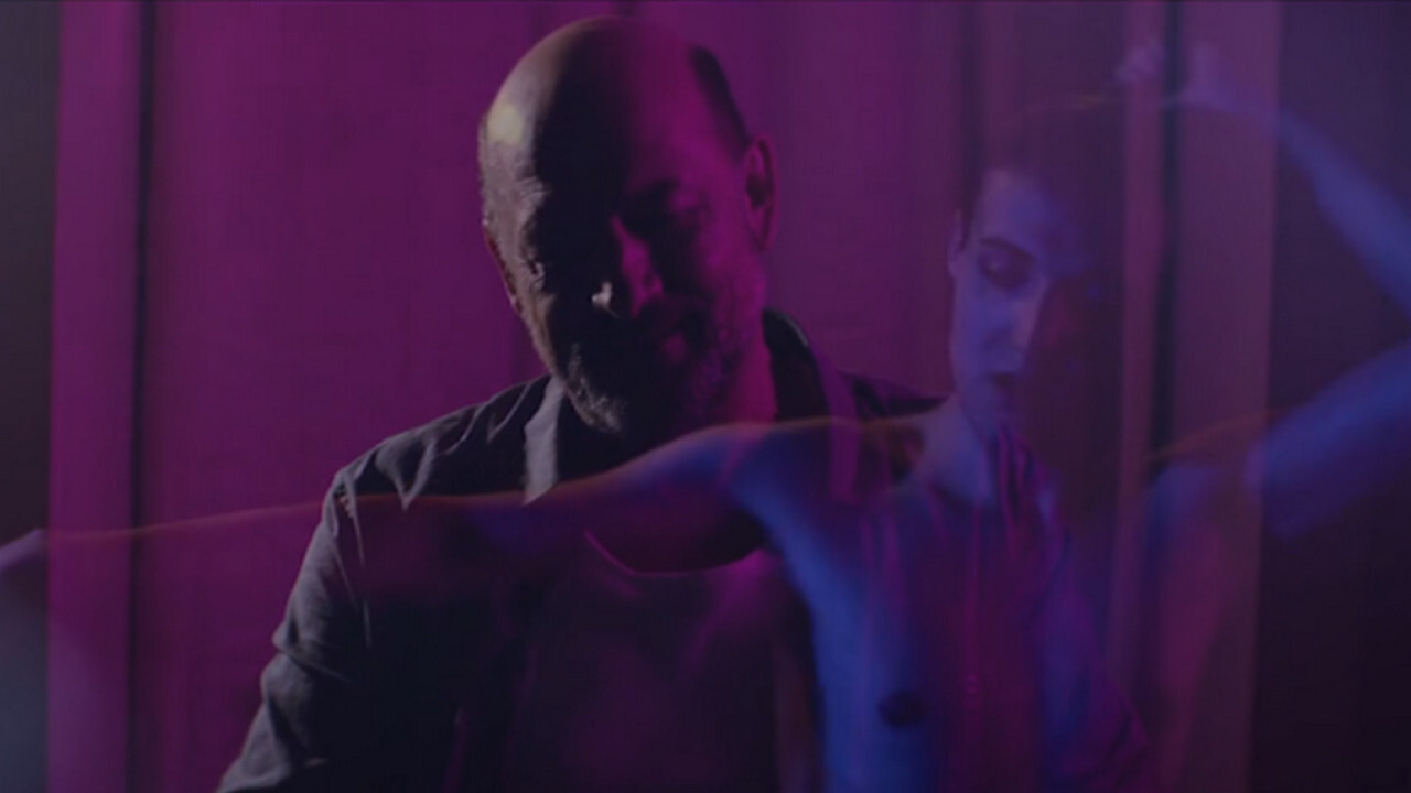 A Retirada para um Coração Bruto backdrop