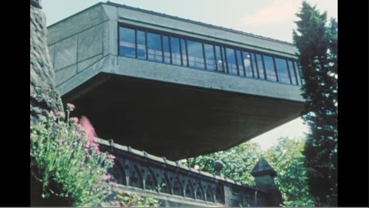 Katër sergjentët e Fort Carré backdrop