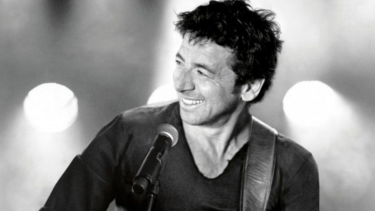 Dashuri dhe Katër Mure backdrop