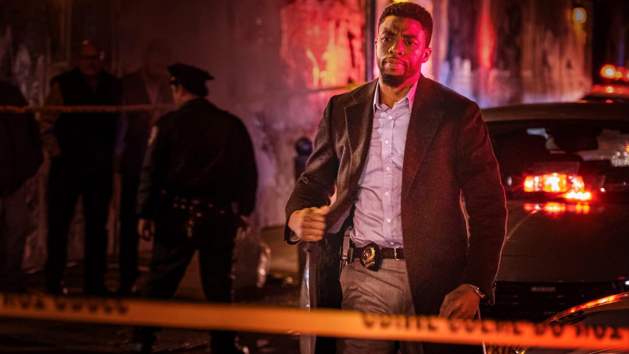 Panairi i të Mallkuarve backdrop