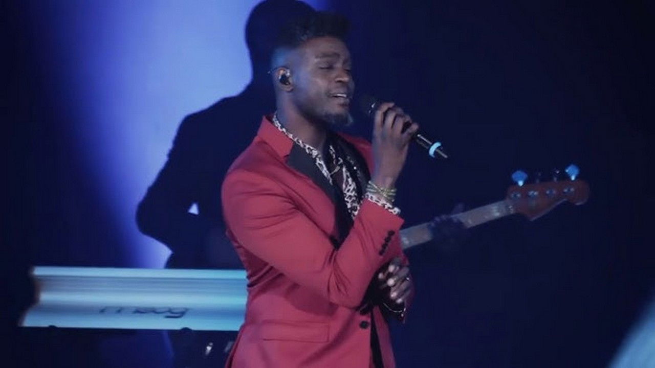 Lady Chaser backdrop