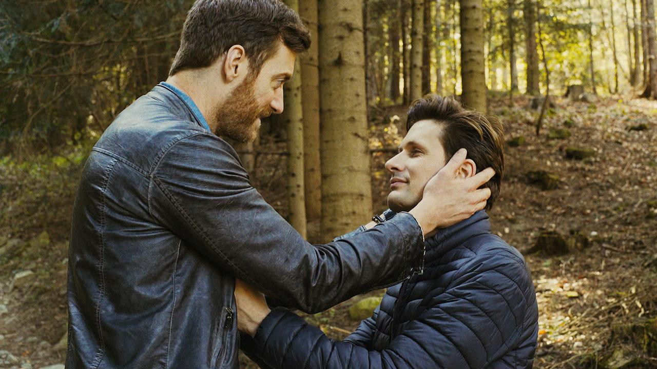 E DËSHIRUAR: VAJZA backdrop