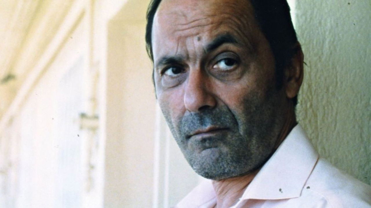 Elliott Erwitt - Heshtja Tingëllon Mirë backdrop