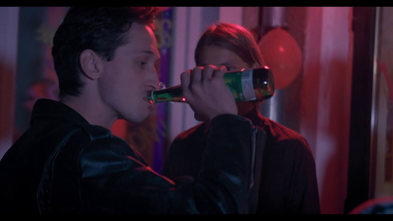 Nëse Dëshiron - Dashuri, nëse Nuk Dëshiron - Mos backdrop