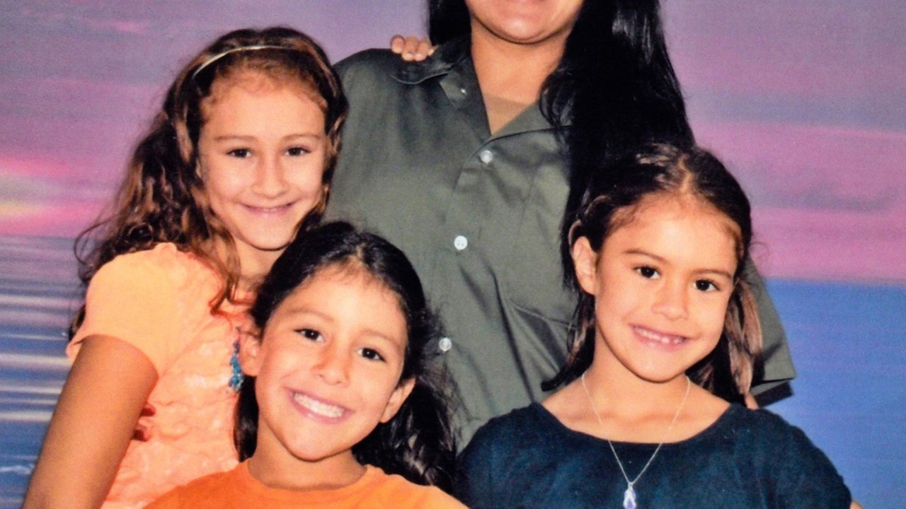 Koka Poshtë: Historia e Creation Records backdrop