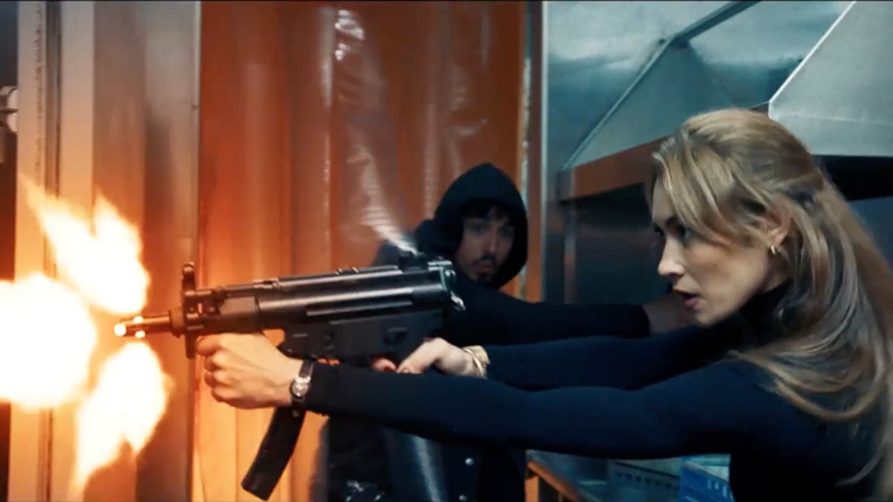 Në Bregdet backdrop