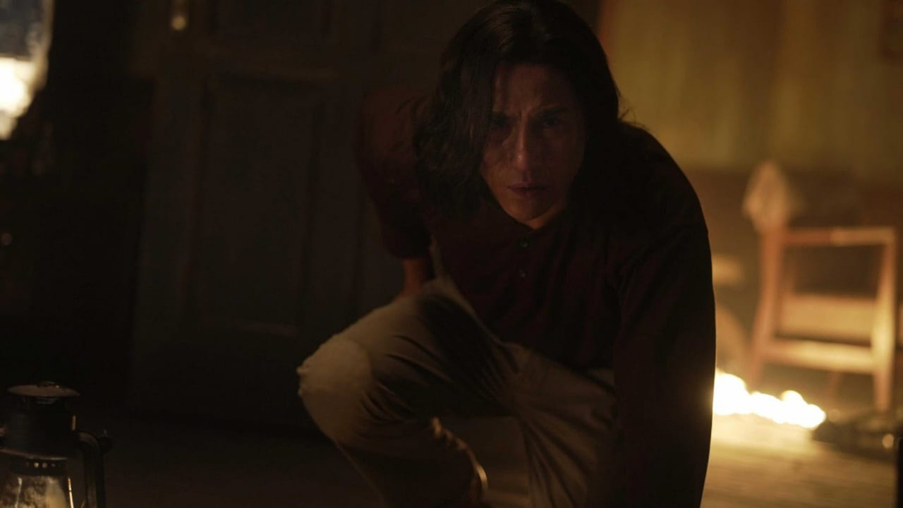 Pela e Medveve backdrop