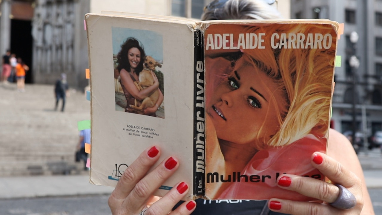 Sisterat në Akull backdrop