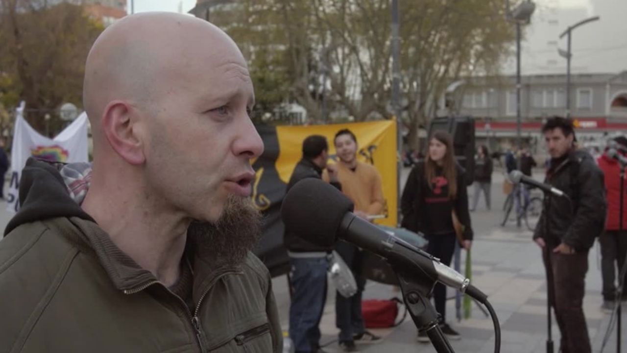 Më të Mirëkoha backdrop