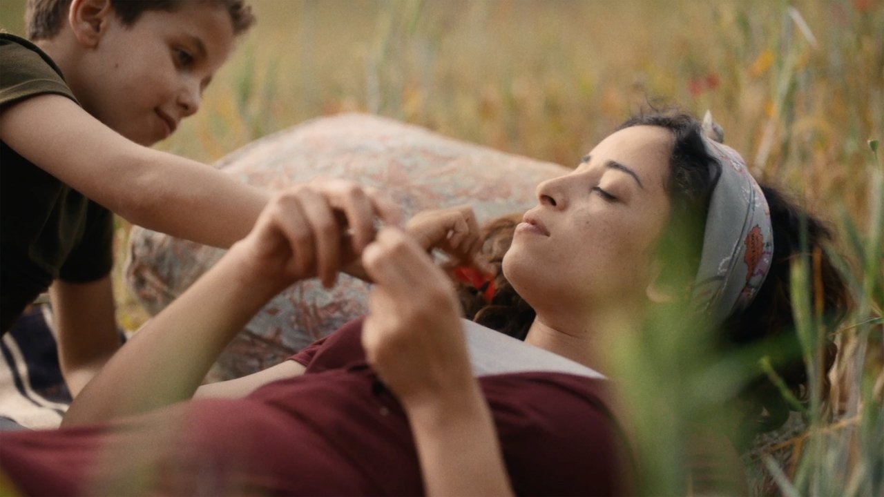 Kur Retë Kalojnë backdrop