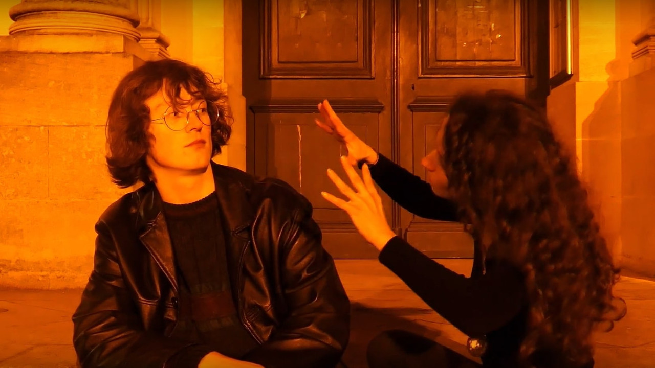 Njeriu më i pafat në qytet backdrop