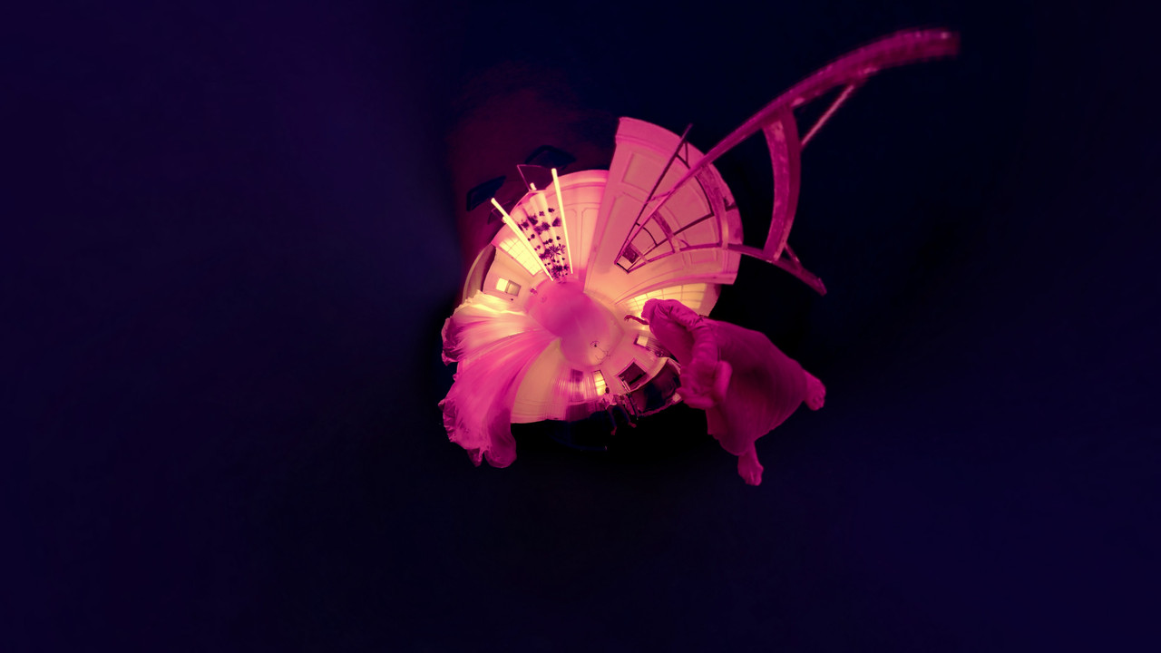 Mainkar Chipay backdrop