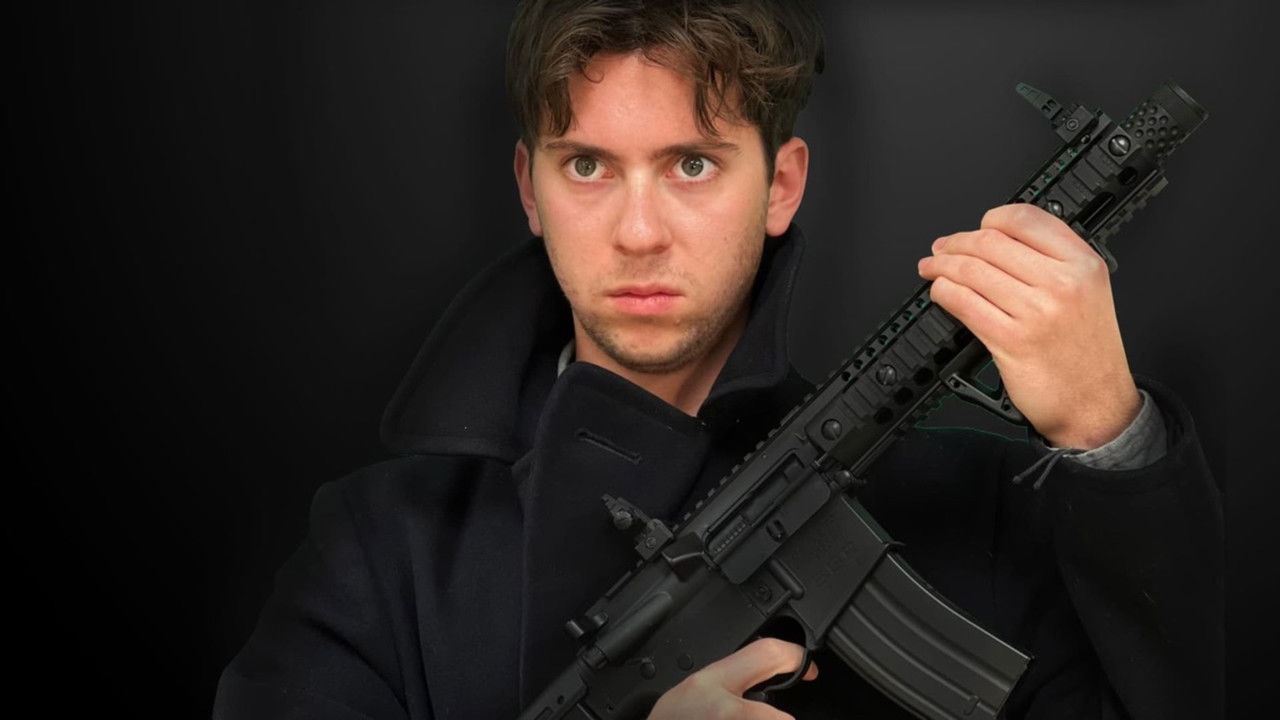 Kështjella e Luftës backdrop