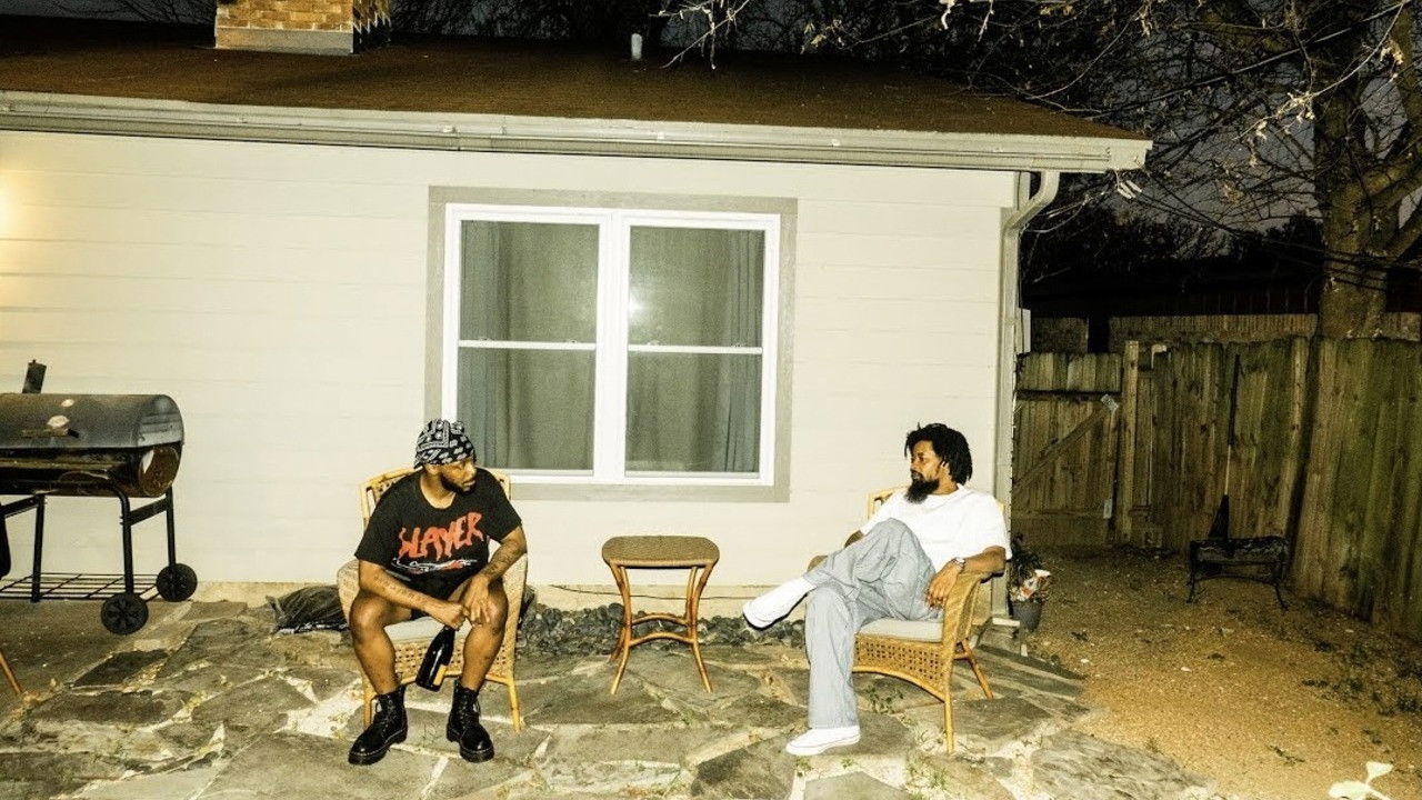 Candido në ditë, Perez në natë backdrop