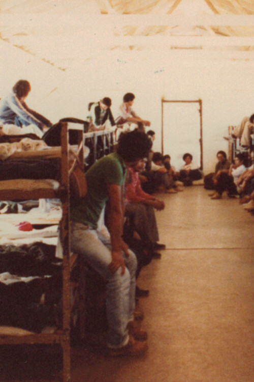 Lumturi e mbështjellë në një batanije poster