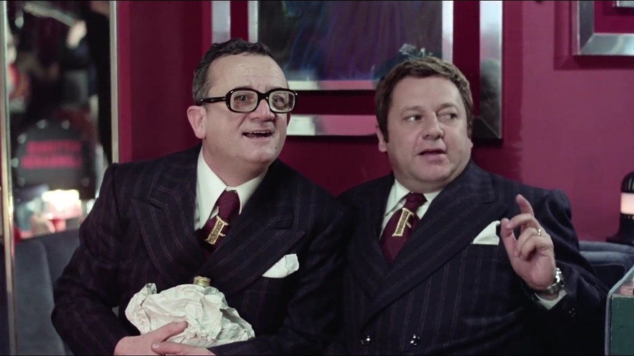 Koha të Dura backdrop