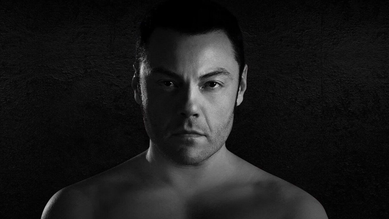 Djali i Madhe Mamme backdrop