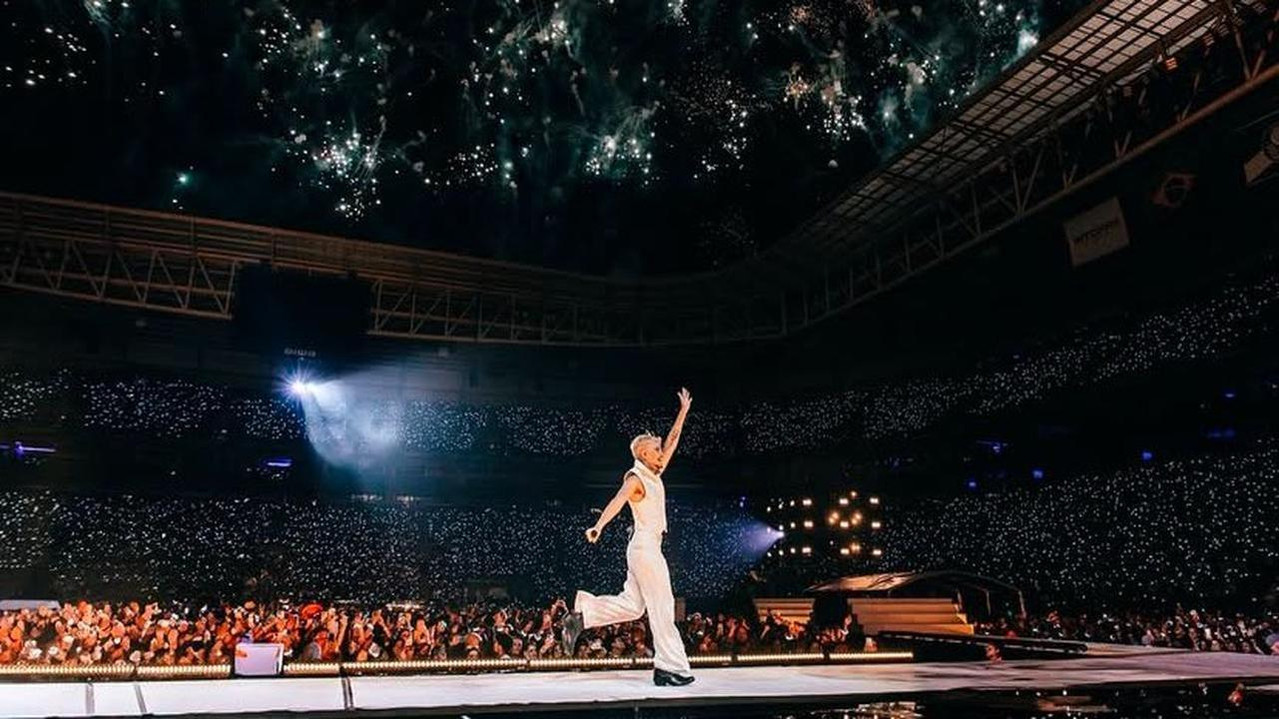 Camila del sonte backdrop