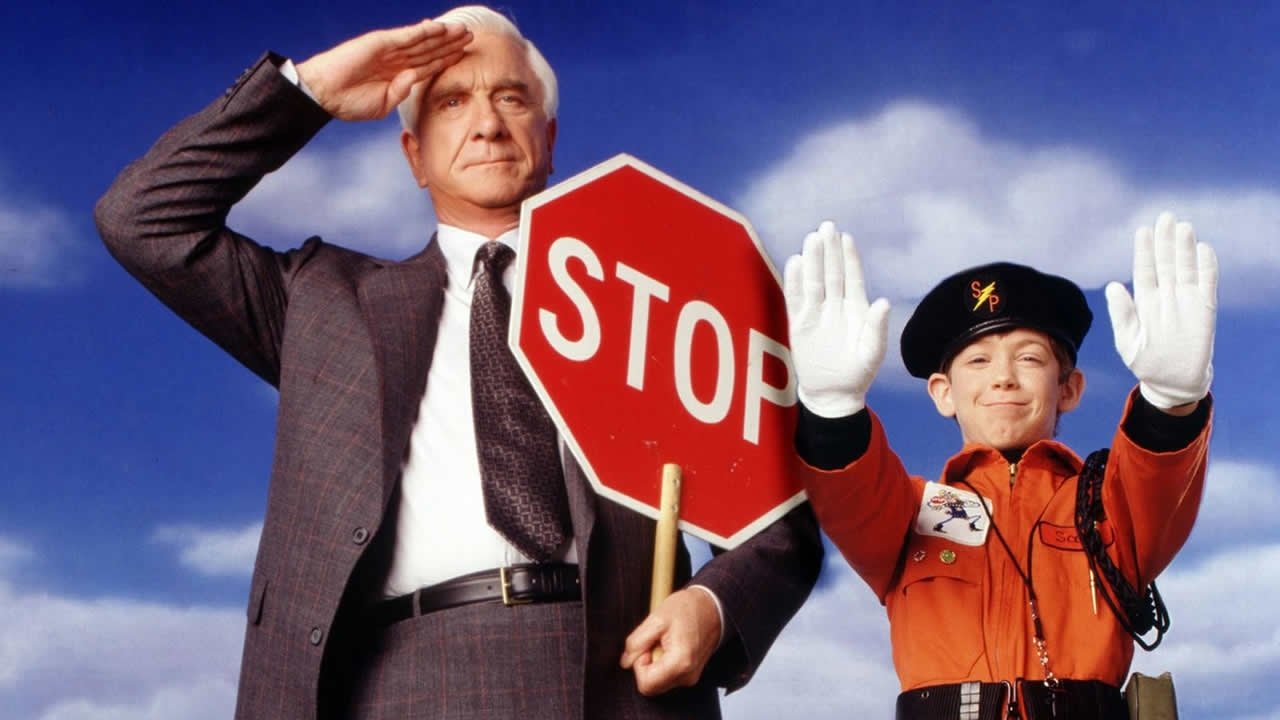 Saritë Rozë backdrop