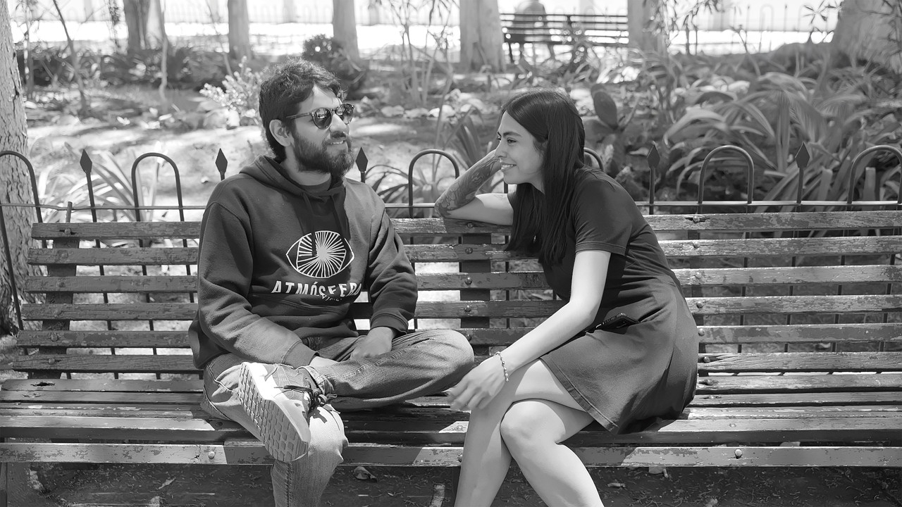 Çdo Minutë e Vetme backdrop