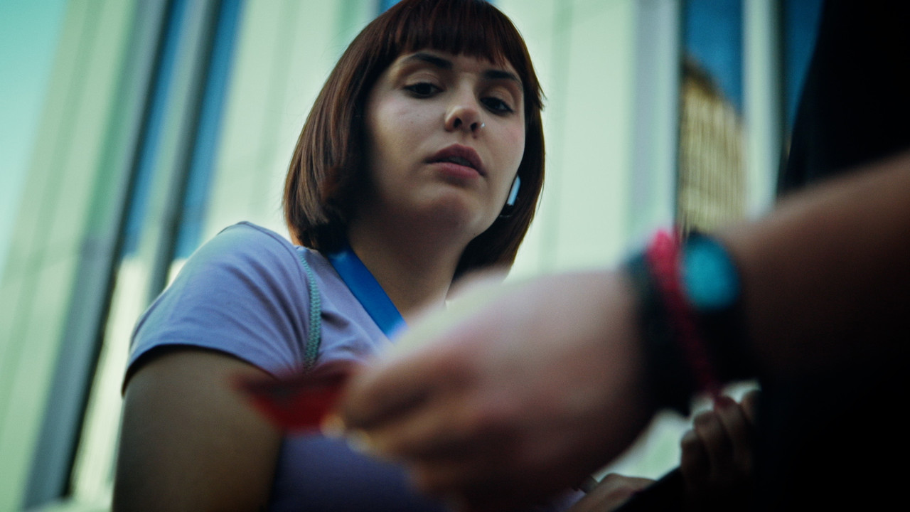 Një Grua Ikën backdrop