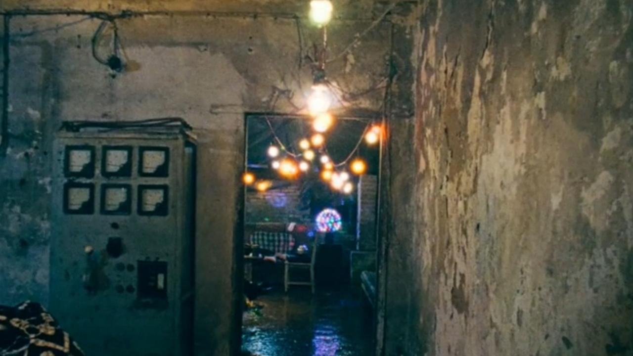 Vajza e Keqe Boogey backdrop