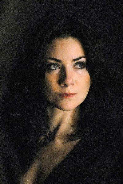 Chamila Rodríguez backdrop