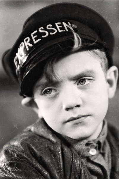 Alfredo Solares backdrop