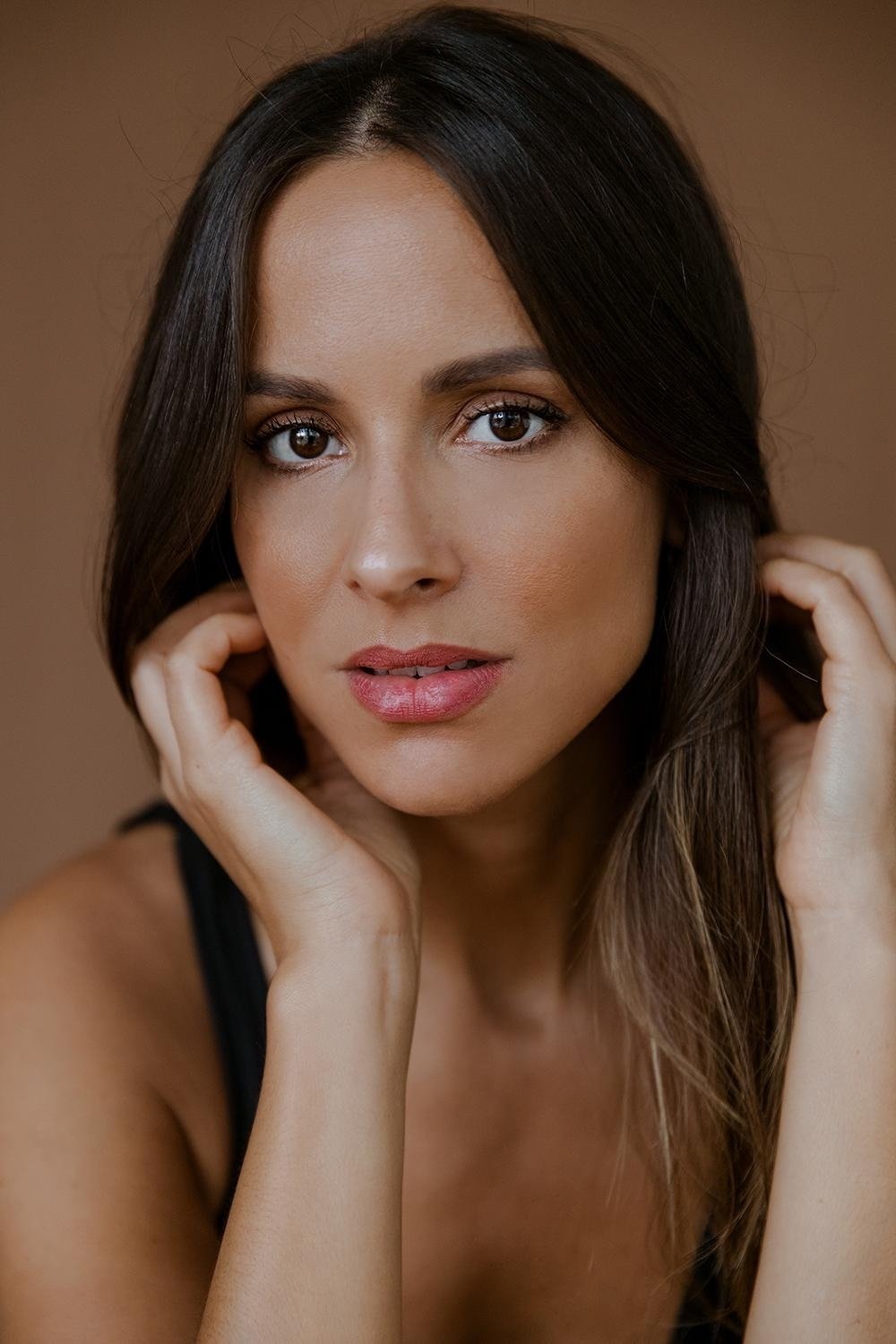 Mariana Monteiro → Marijana Monteiro backdrop