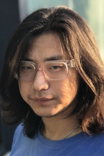 Hiromitsu Suzuki backdrop