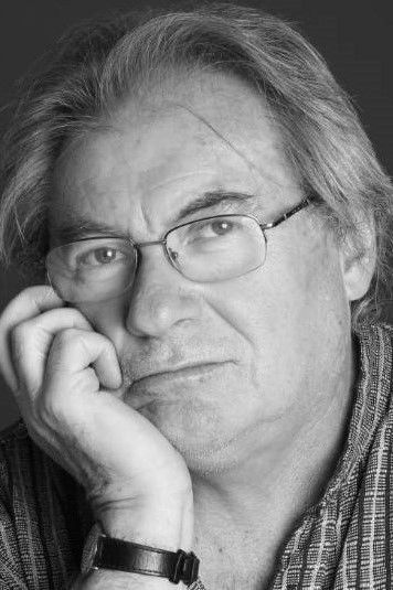 Ignacio Agüero backdrop