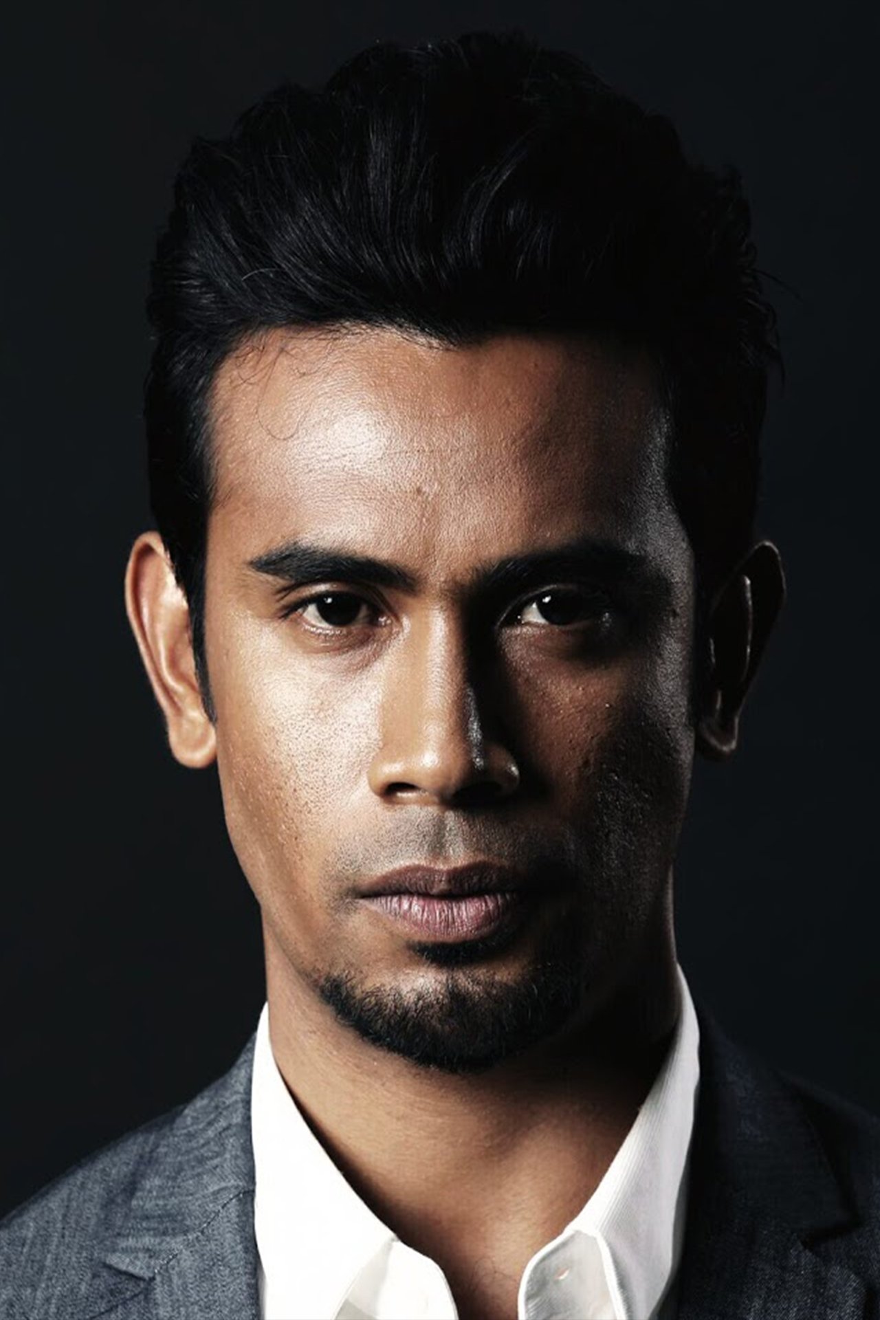 Remy Ishak backdrop
