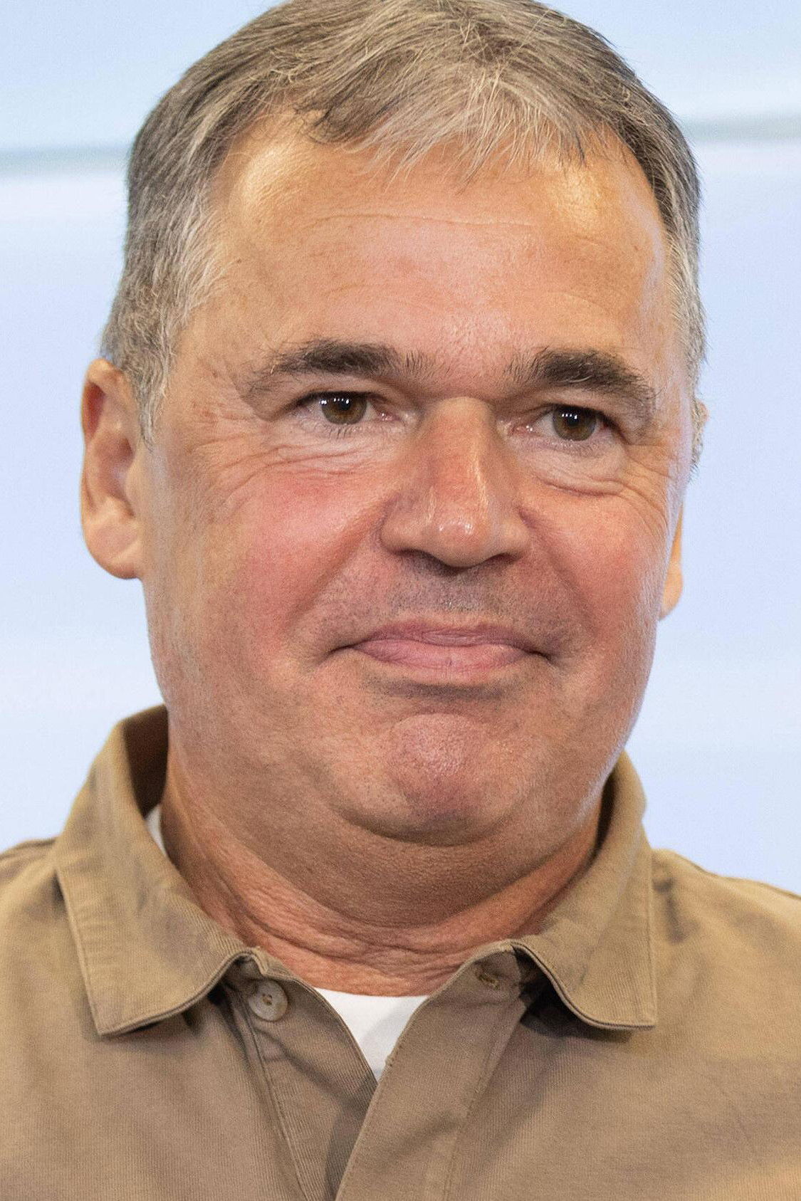 Usmar Ismail backdrop