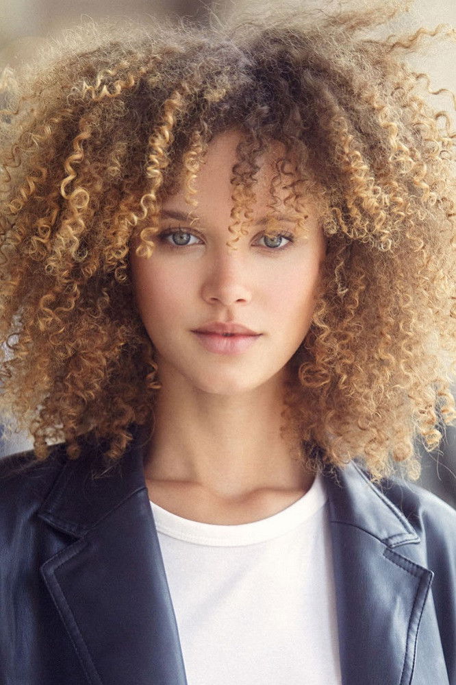 Joan Manuel Gurillo backdrop