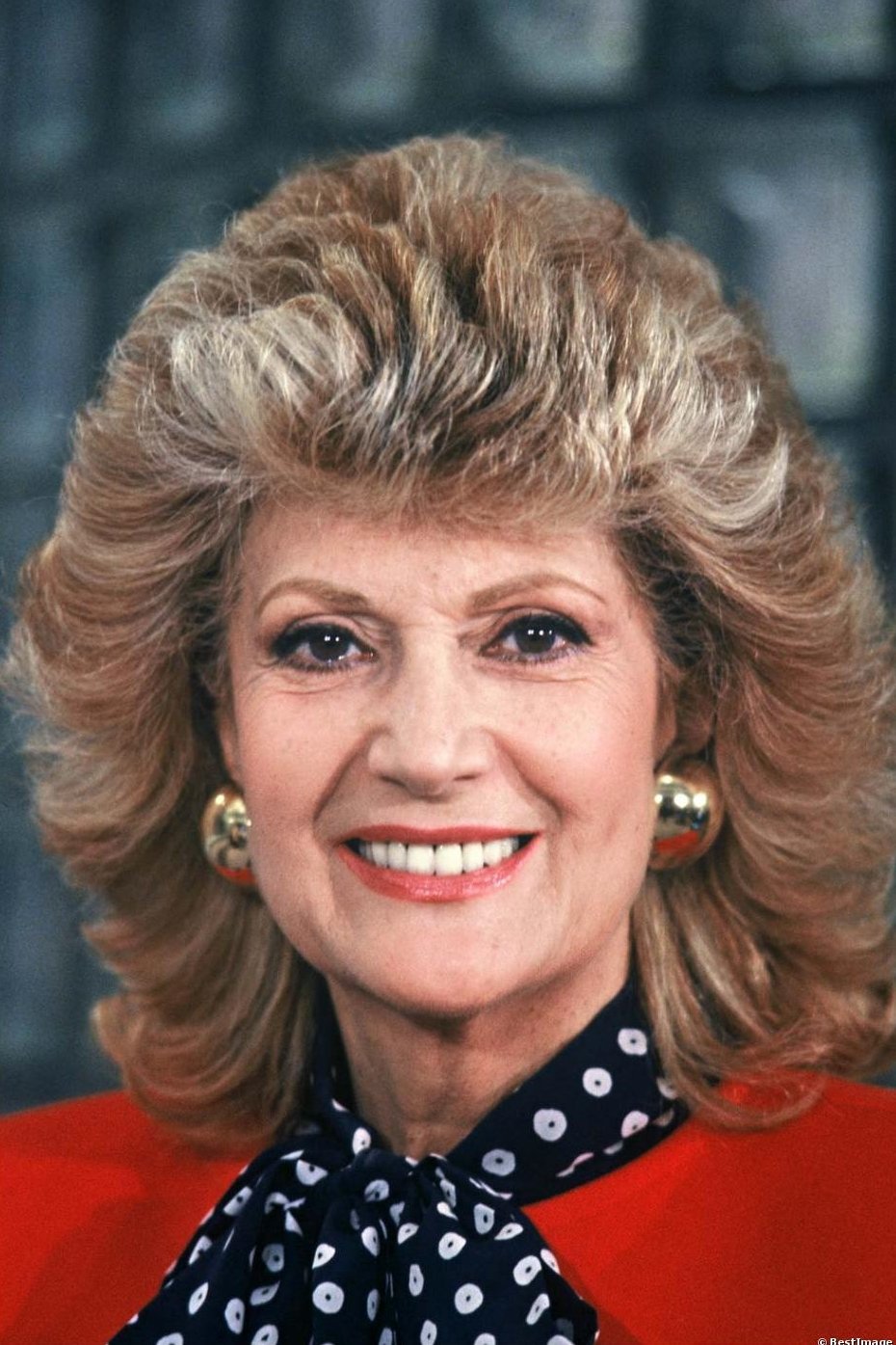 Frank Uejli backdrop