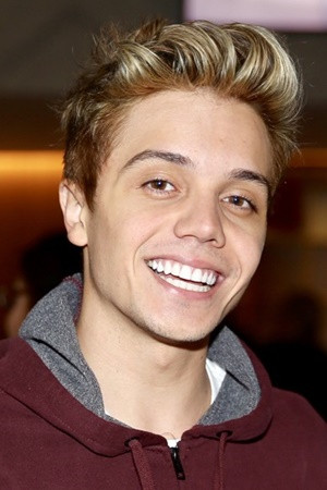 Roberto Cobo backdrop