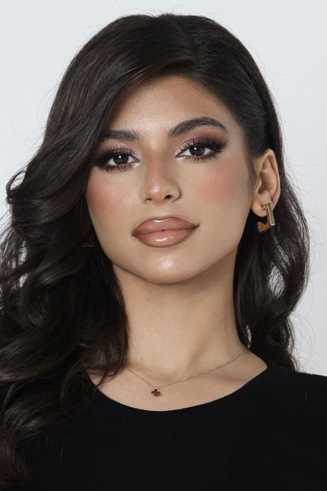 Abella Anderson backdrop