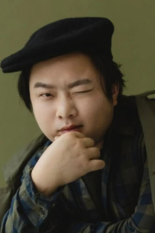 Yiğit Güralp backdrop