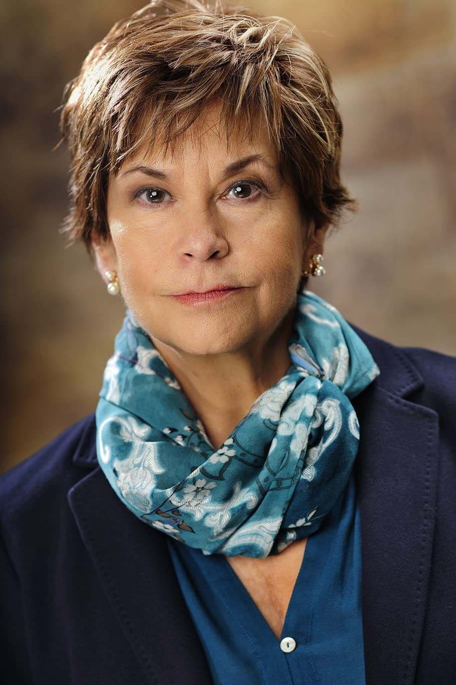 Gurcius Gewdner backdrop