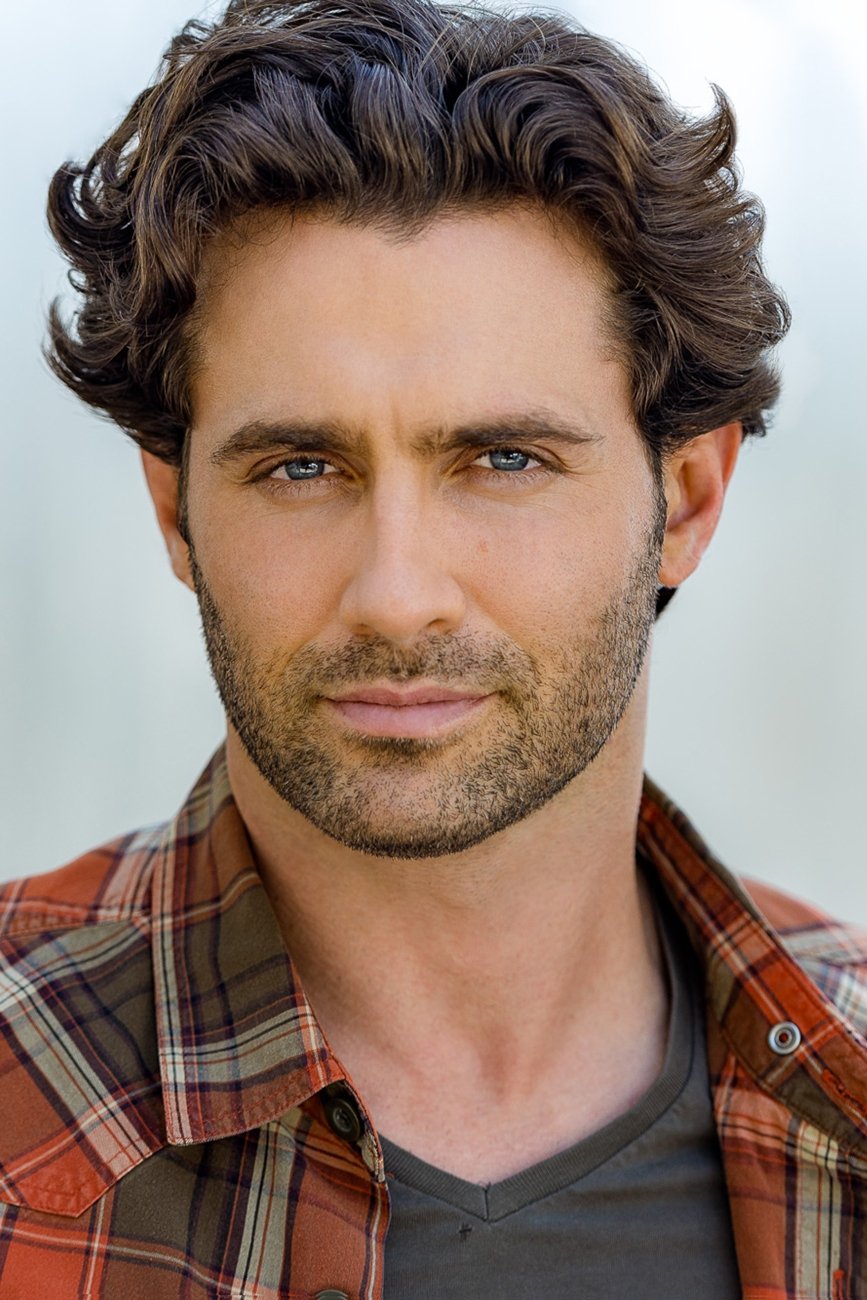 Mari-Lor Duganak backdrop