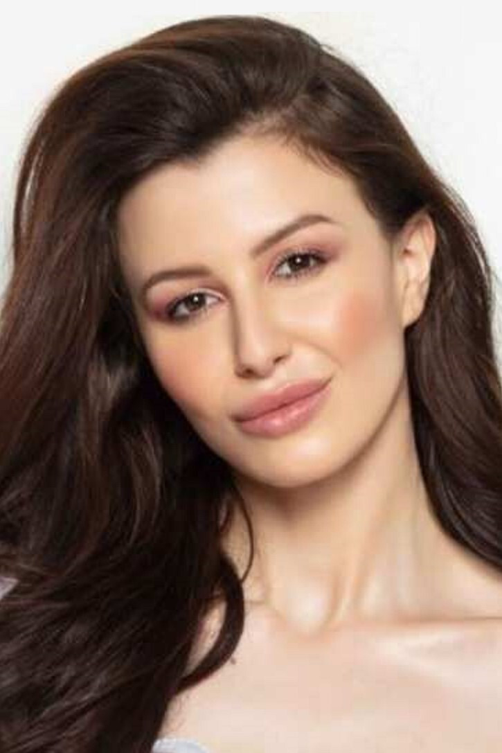 Star E. Knight backdrop