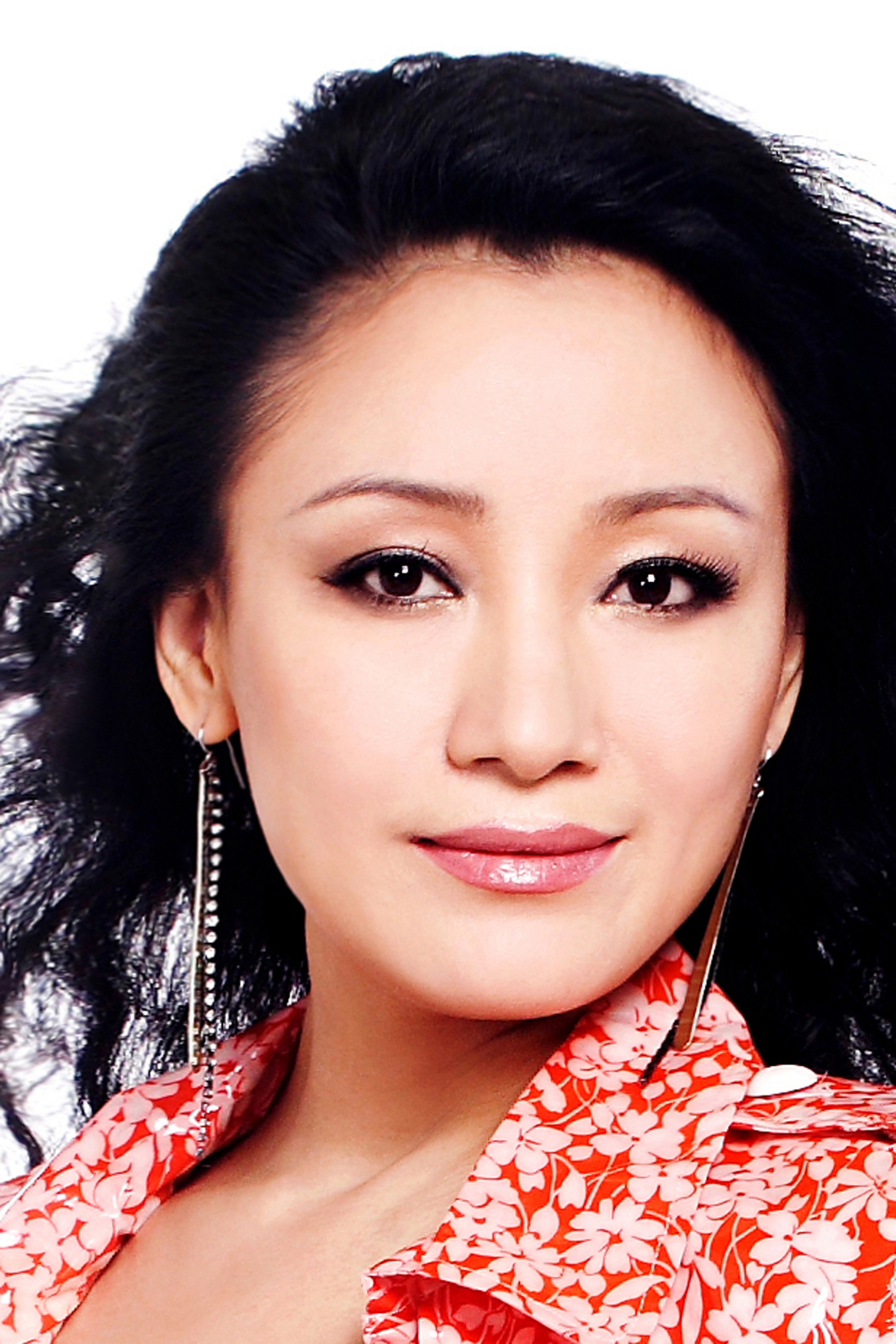 Ece Yüksel backdrop